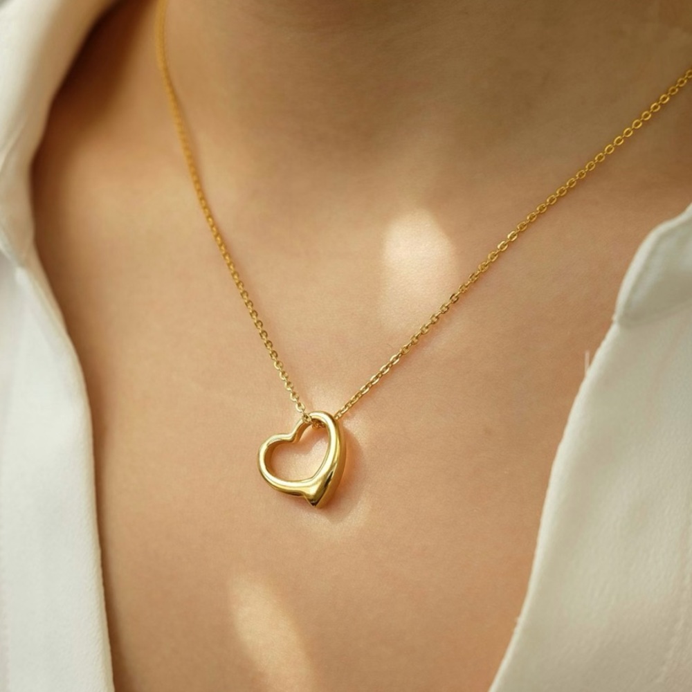 Hollow Heart Necklace | Gold Plated Stainless Steel - Picture 3 of 5